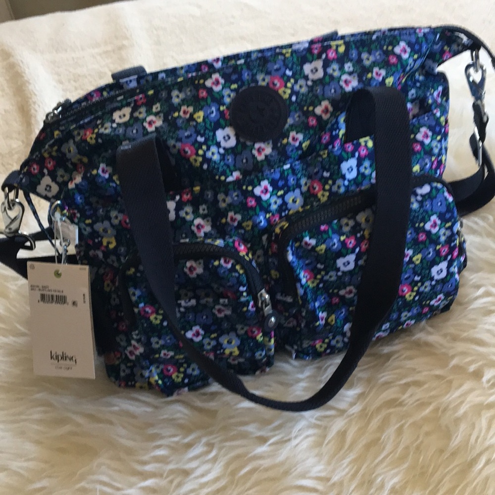 Kipling purse- Bustling Petals